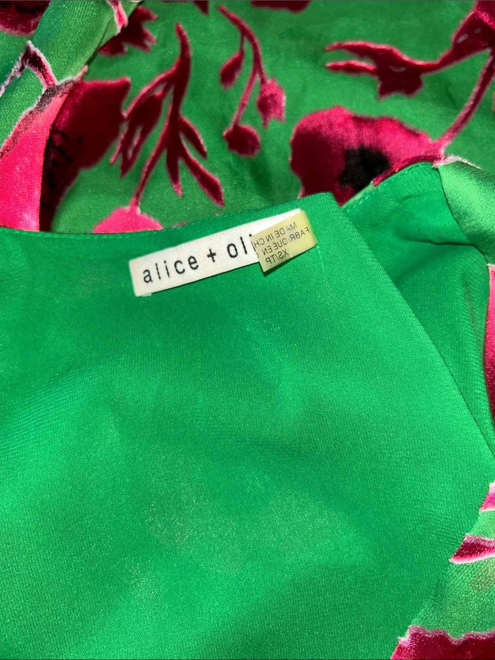 Alice + Olivia poppi-print . Wrap Top with Tie Waist